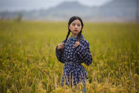 村里有个姑娘|小芳